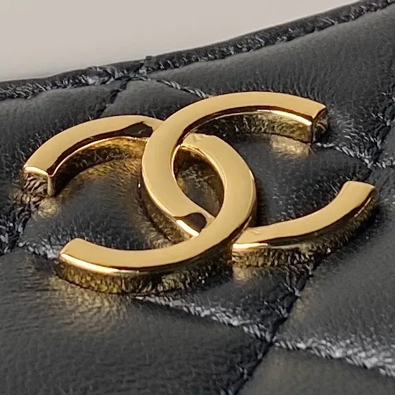 Chanel CC Chain Around Hobo Quilted Lambskin Black - Image 4