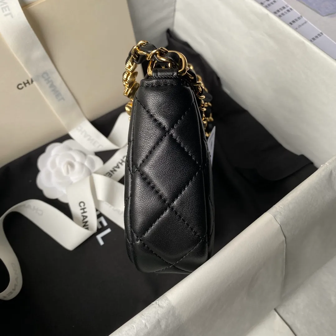 Chanel CC Chain Around Hobo Quilted Lambskin Black - Image 6