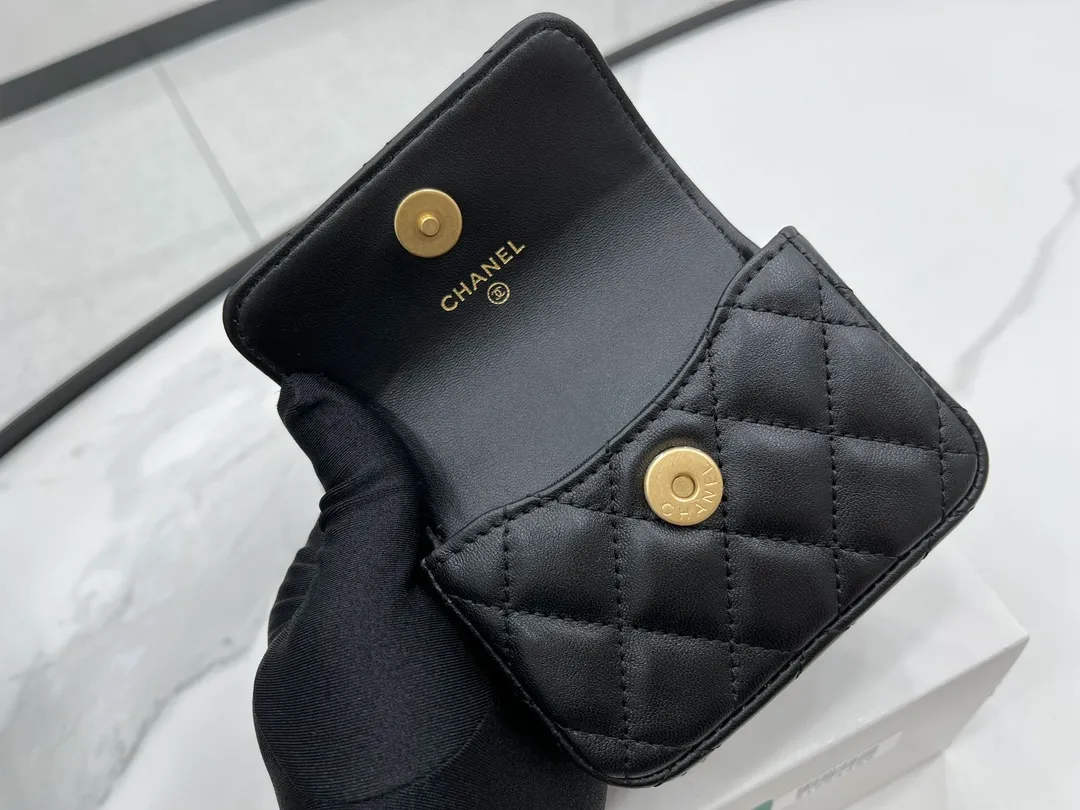 Chanel Classic Flap Card Holder - Image 2