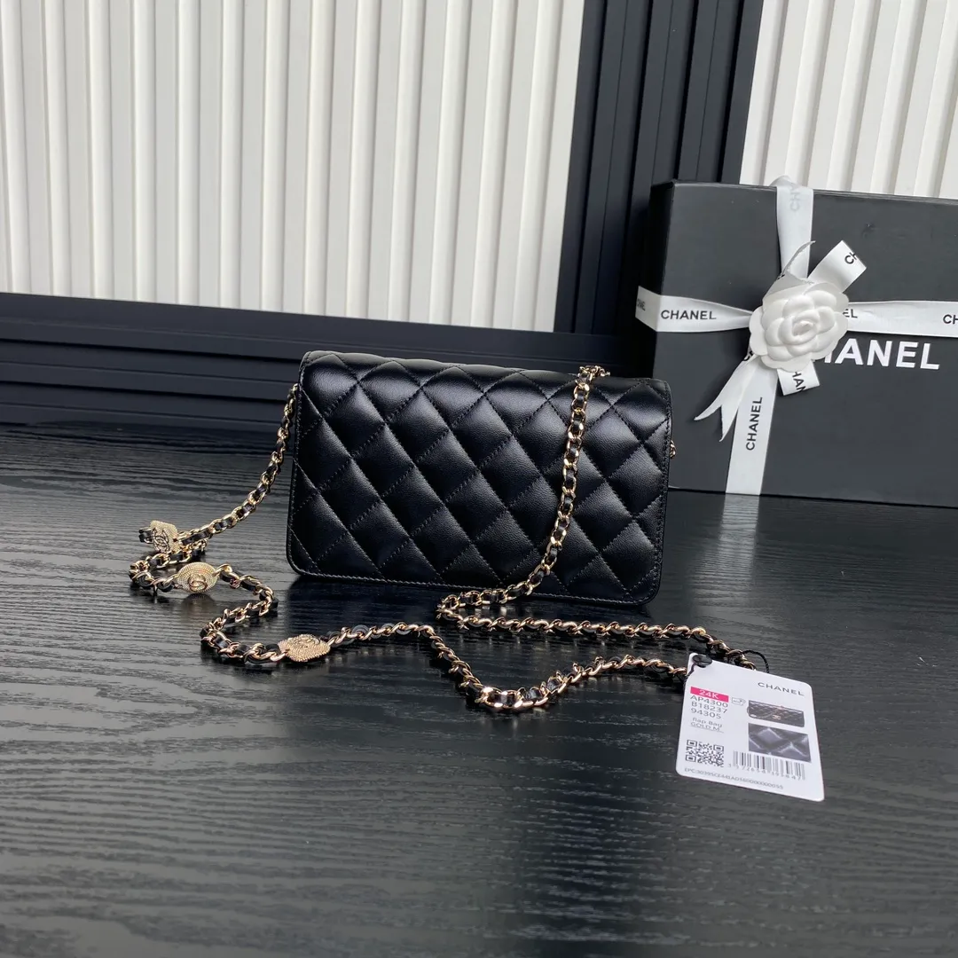 Chanel Clutch with Chain Lambskin - Image 4