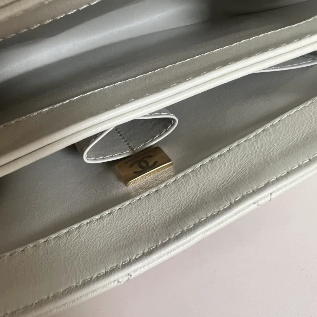 Chanel Coco Mark Matelasse Handbag White Leather - Image 2