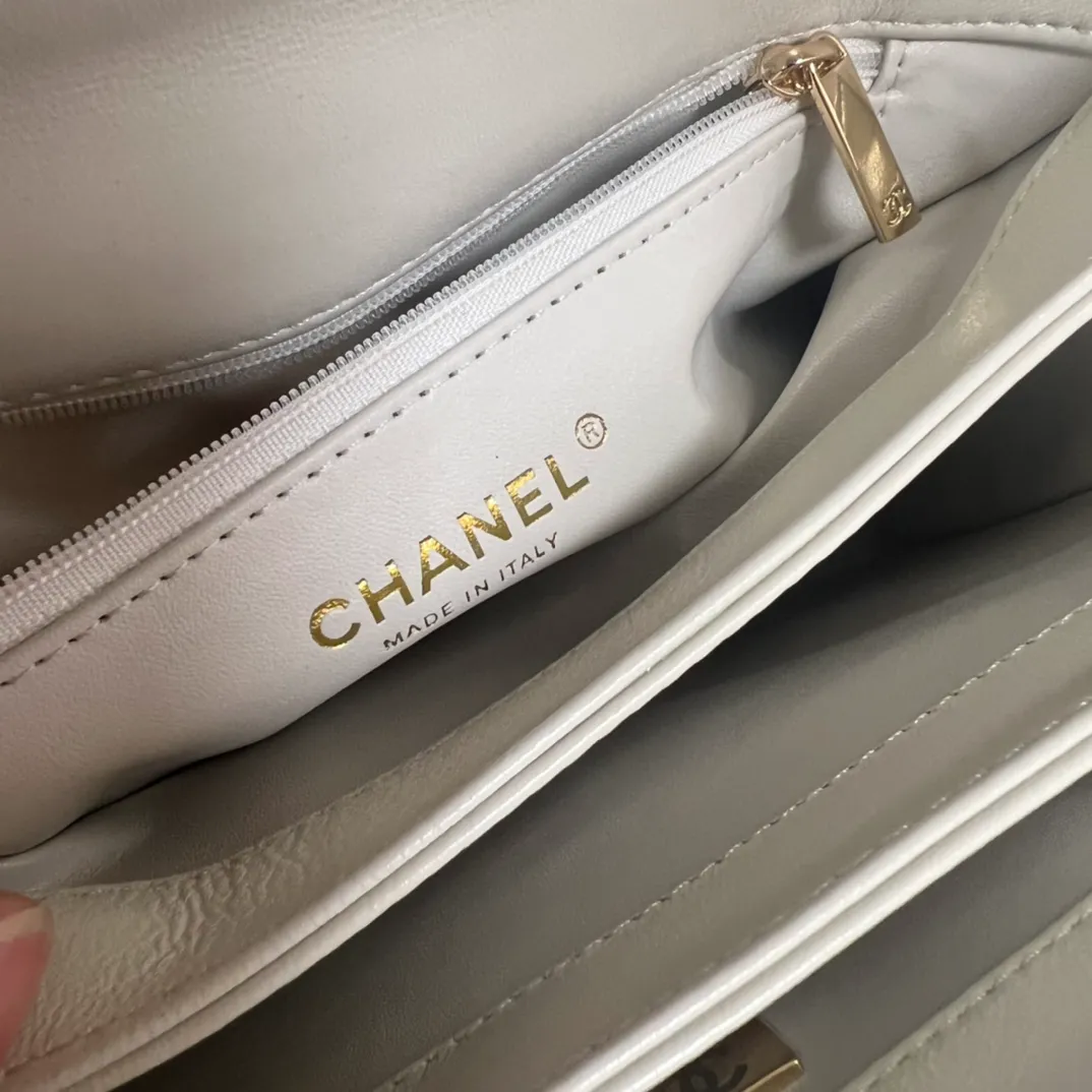 Chanel Coco Mark Matelasse Handbag White Leather - Image 3