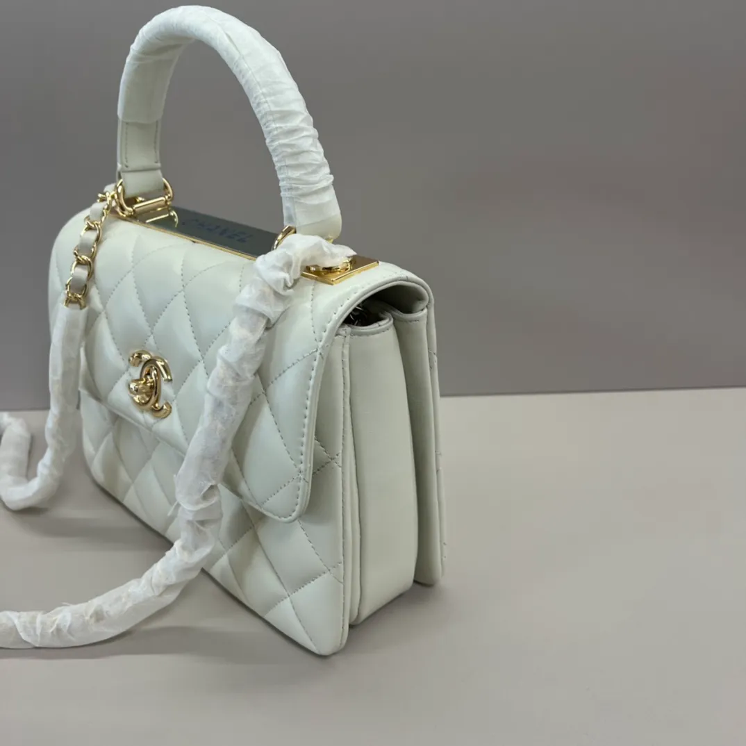 Chanel Coco Mark Matelasse Handbag White Leather - Image 5
