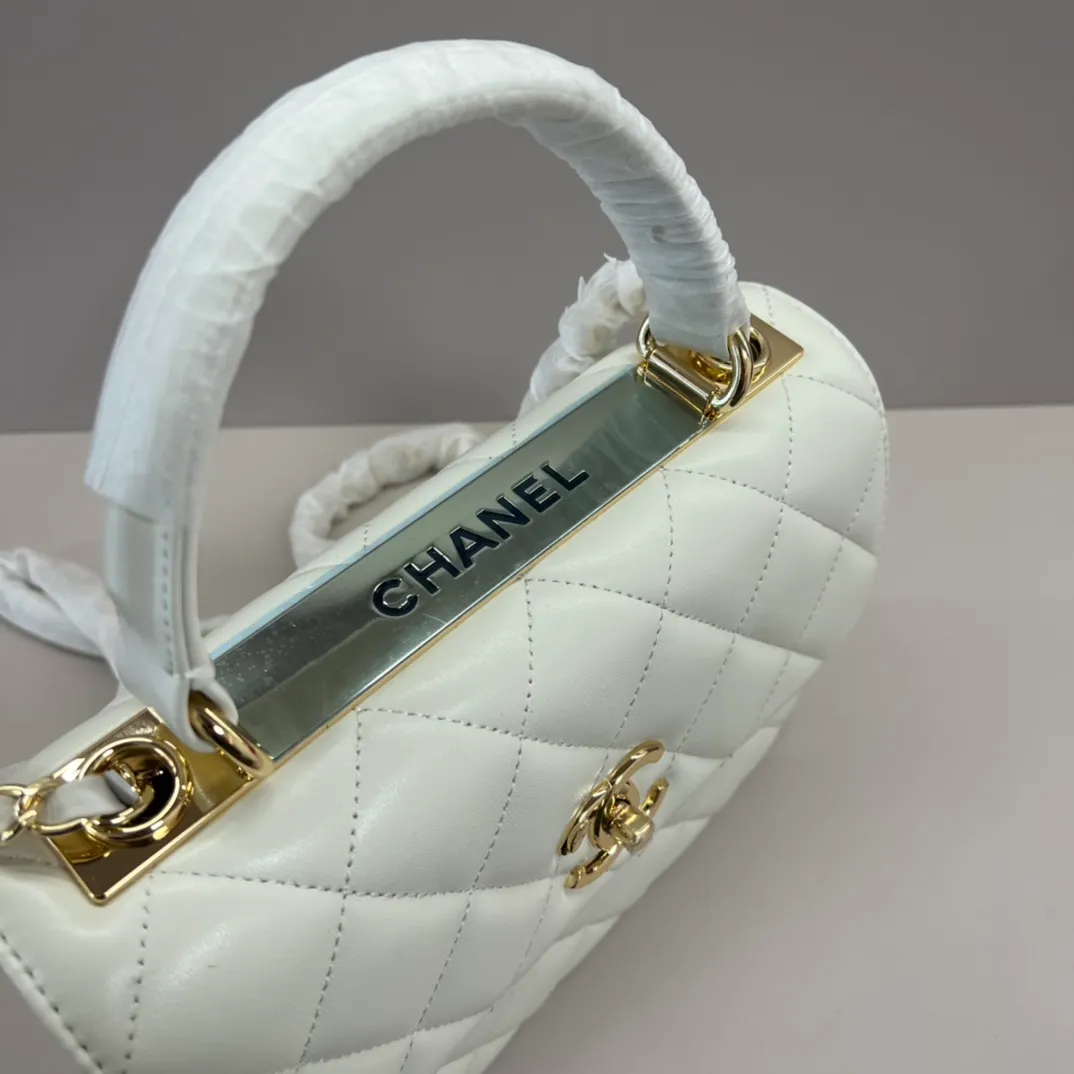 Chanel Coco Mark Matelasse Handbag White Leather - Image 7