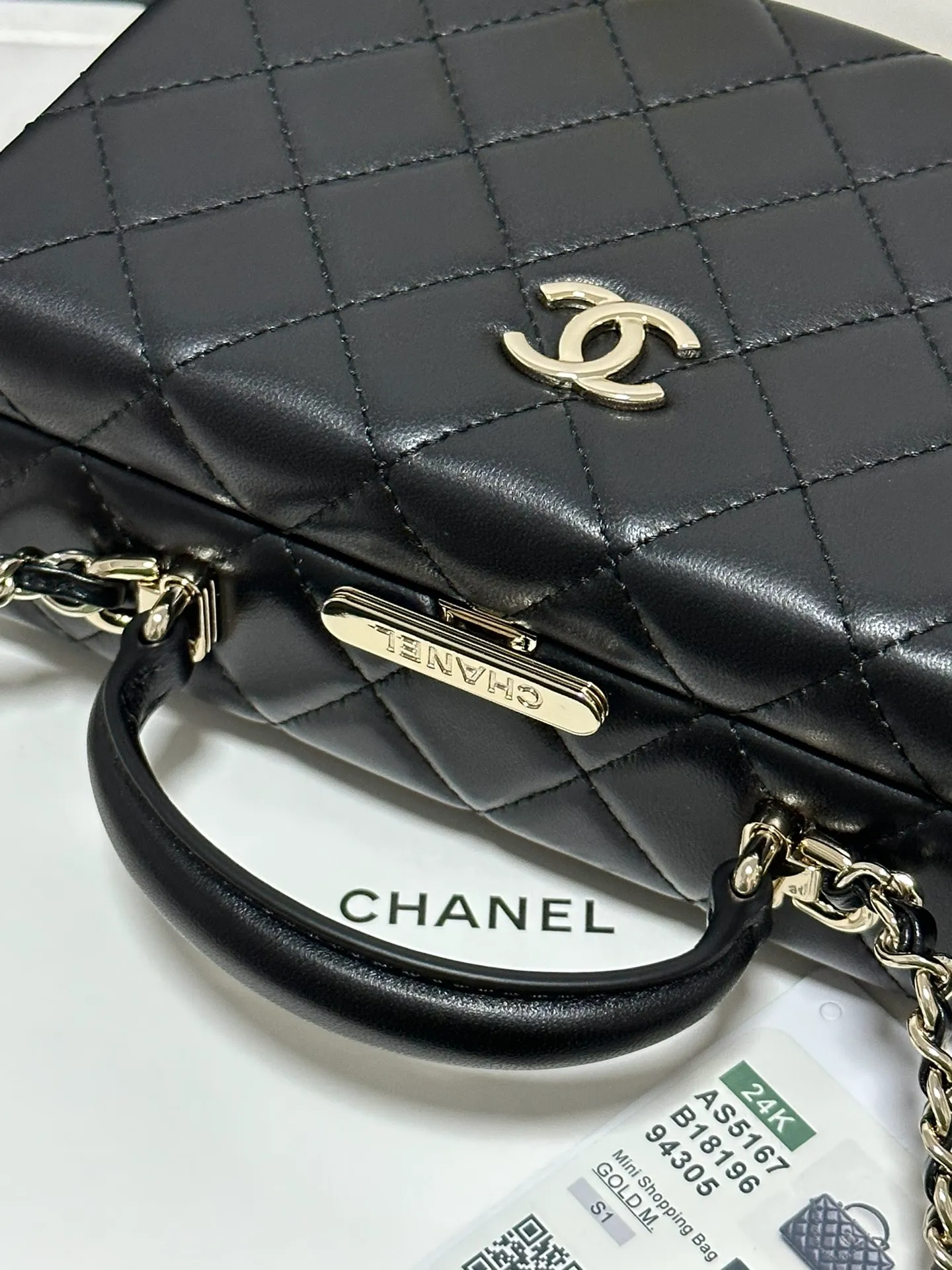 Chanel Matelasse Lambskin Chain Shoulder Bag Black - Image 5