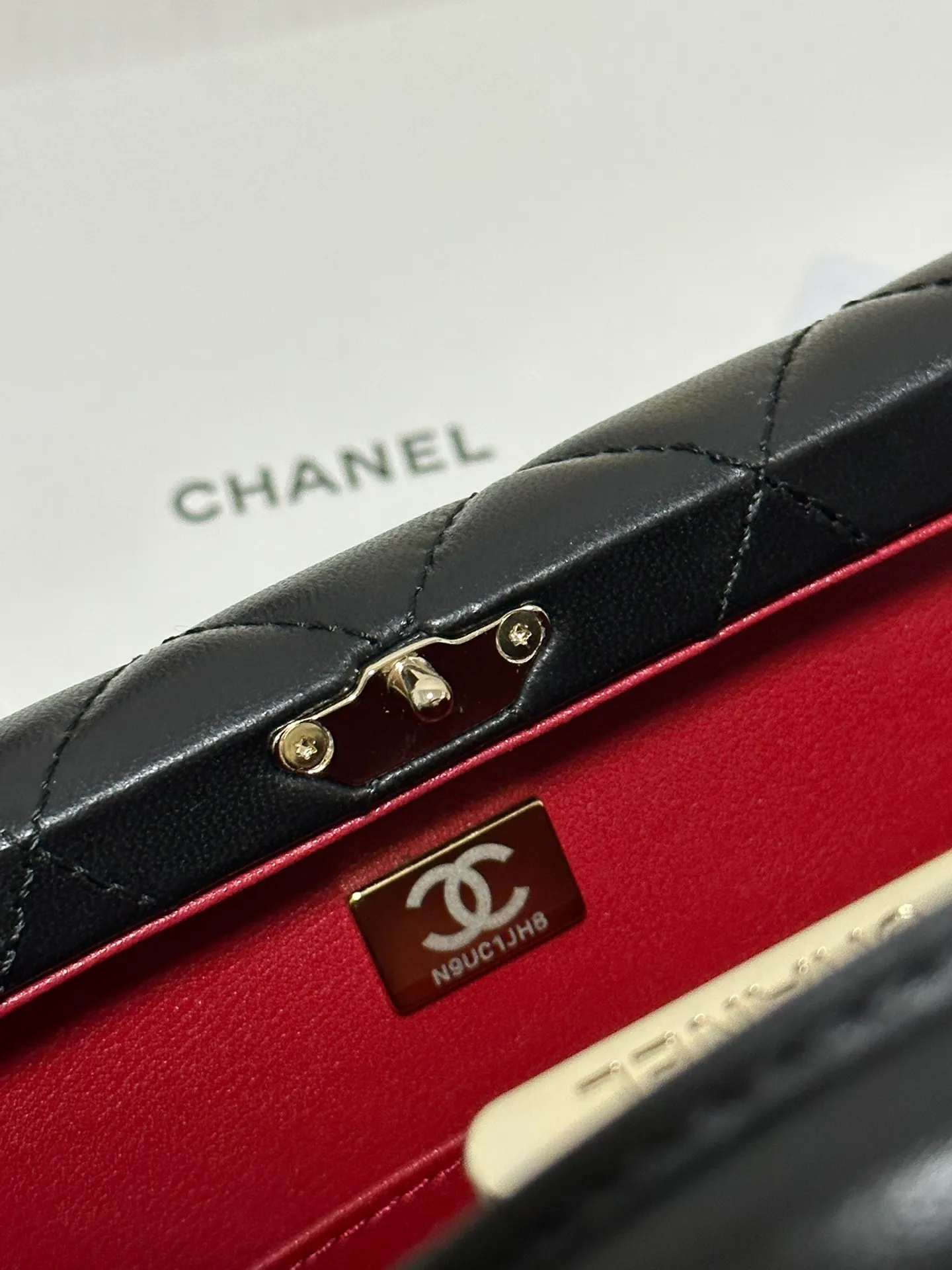 Chanel Matelasse Lambskin Chain Shoulder Bag Black - Image 8