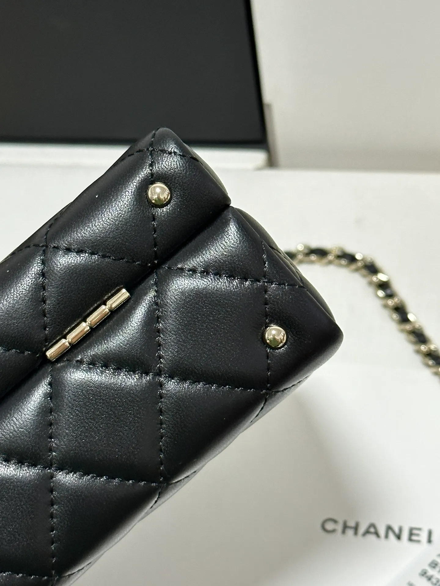 Chanel Matelasse Lambskin Chain Shoulder Bag Black - Image 9