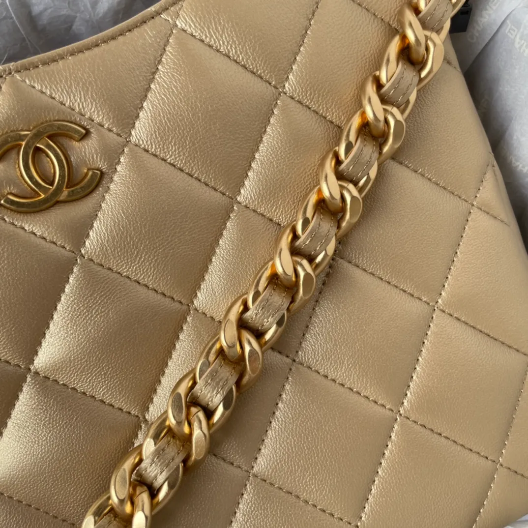 Chanel Quilted C MM Bag - Image 2