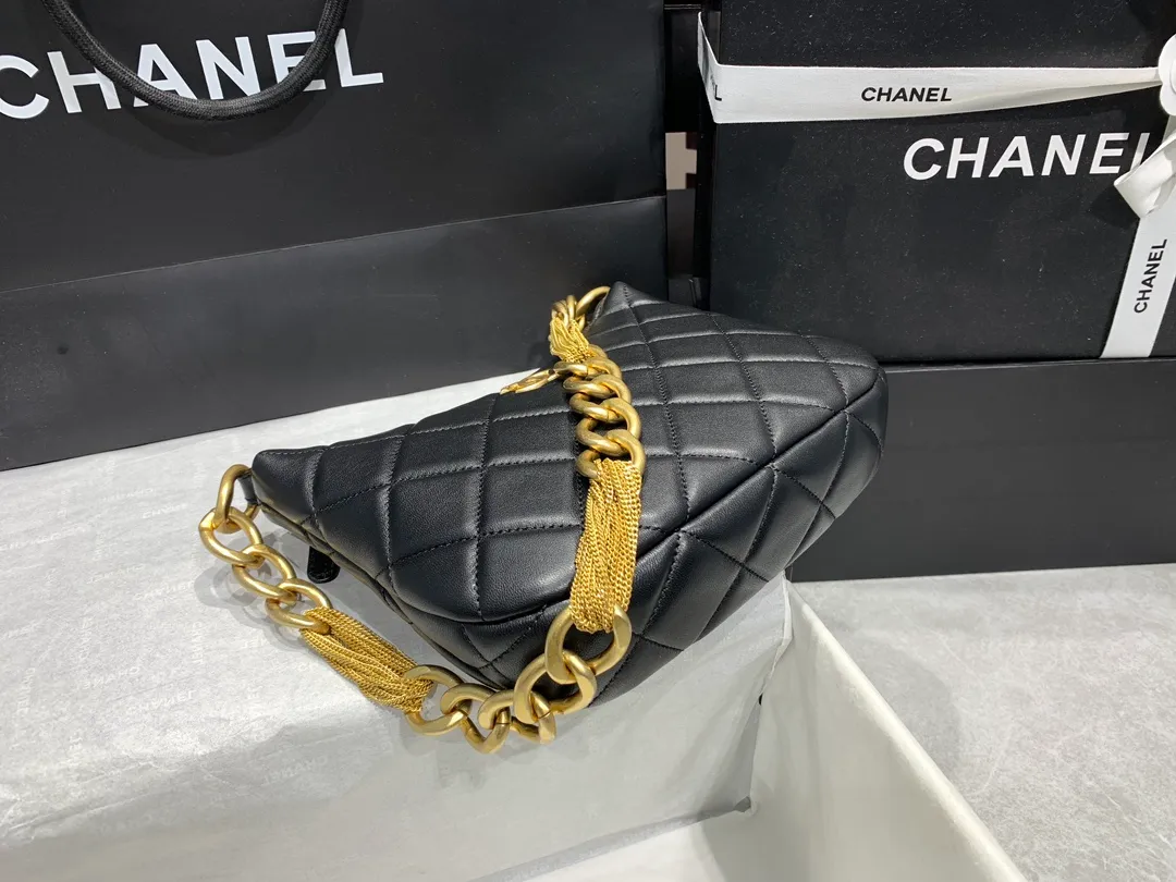 Chanel Quilted C MM Bag - Image 4
