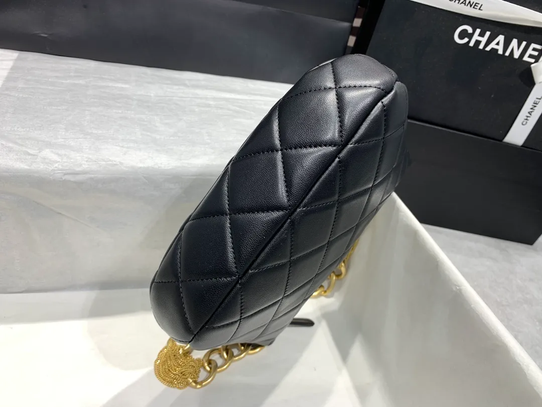 Chanel Quilted C MM Bag - Image 6