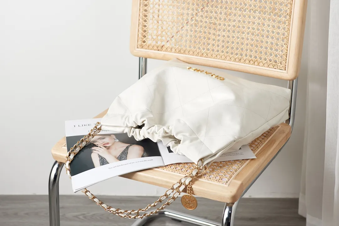 Chanel Small 22 Hobo - Image 7