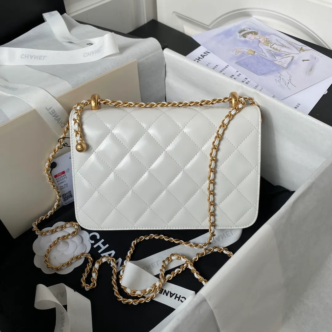 Chanel White Quilted Leather Small Flap Shoulder Bag Chanel - Image 4