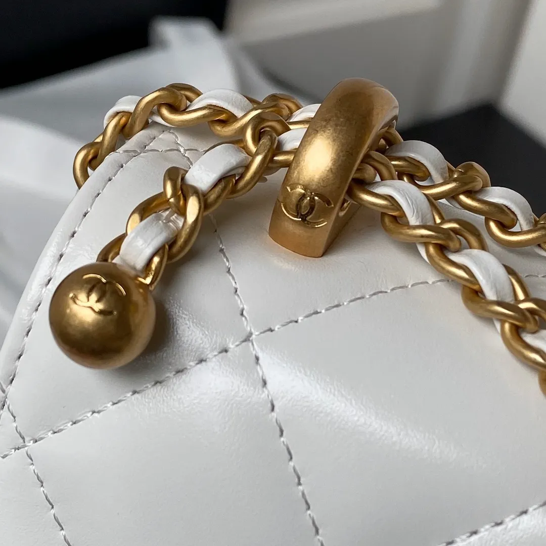 Chanel White Quilted Leather Small Flap Shoulder Bag Chanel - Image 6