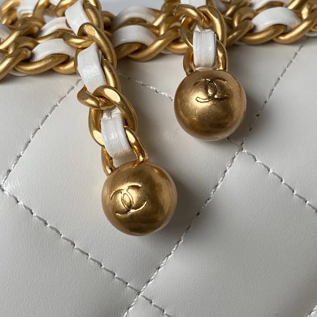Chanel White Quilted Leather Small Flap Shoulder Bag Chanel - Image 9
