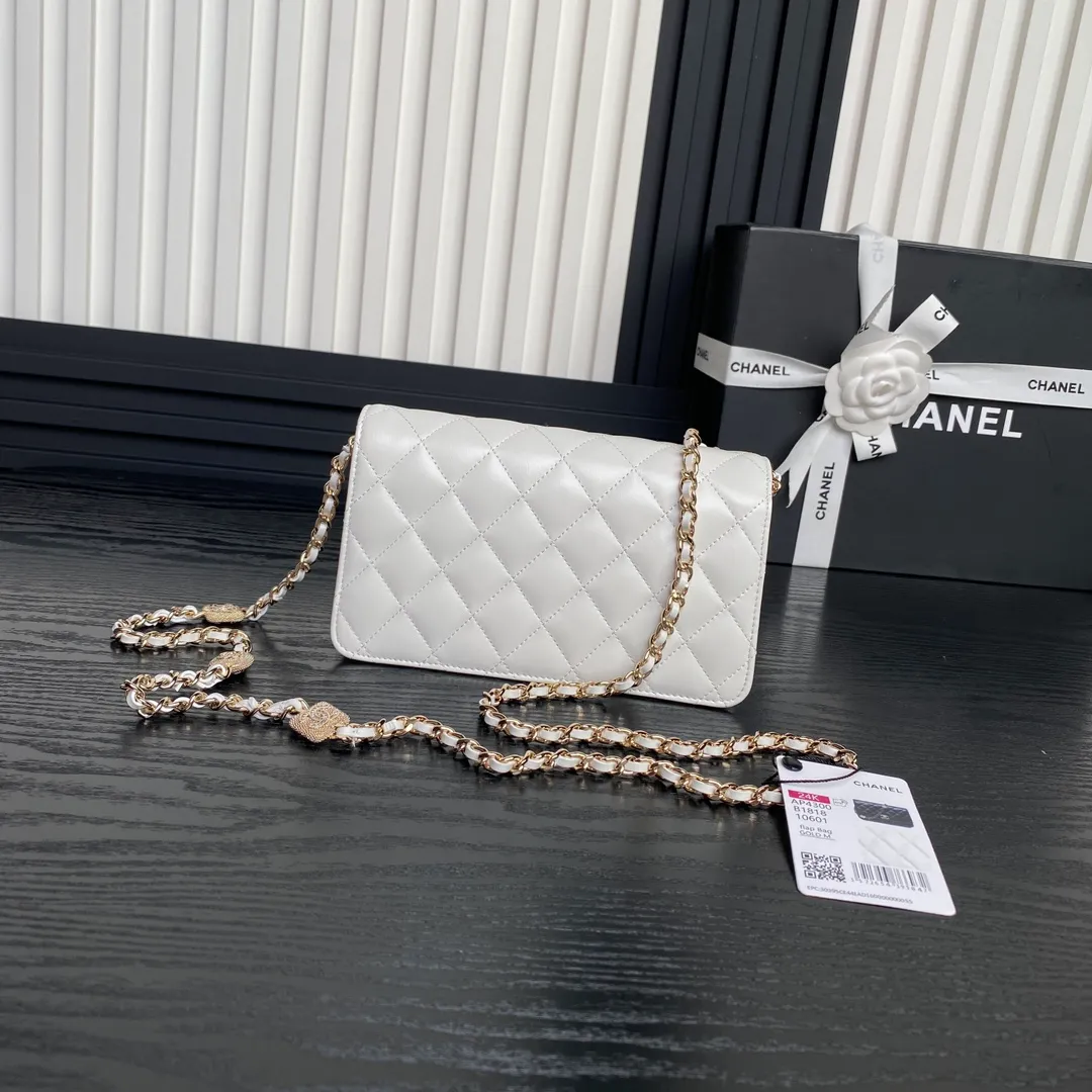 Chanel Woc Pearl Single Shoulder Bag - Image 4
