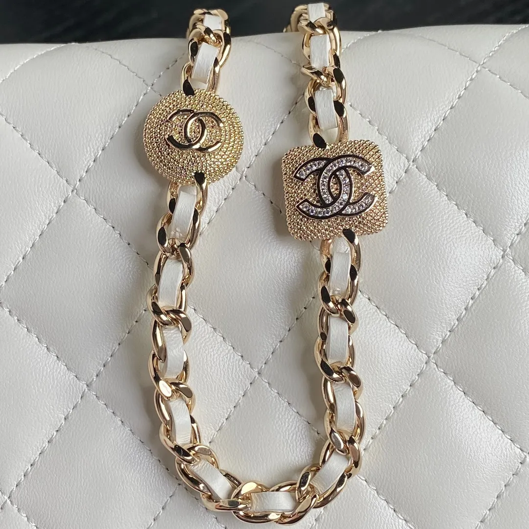 Chanel Woc Pearl Single Shoulder Bag - Image 2