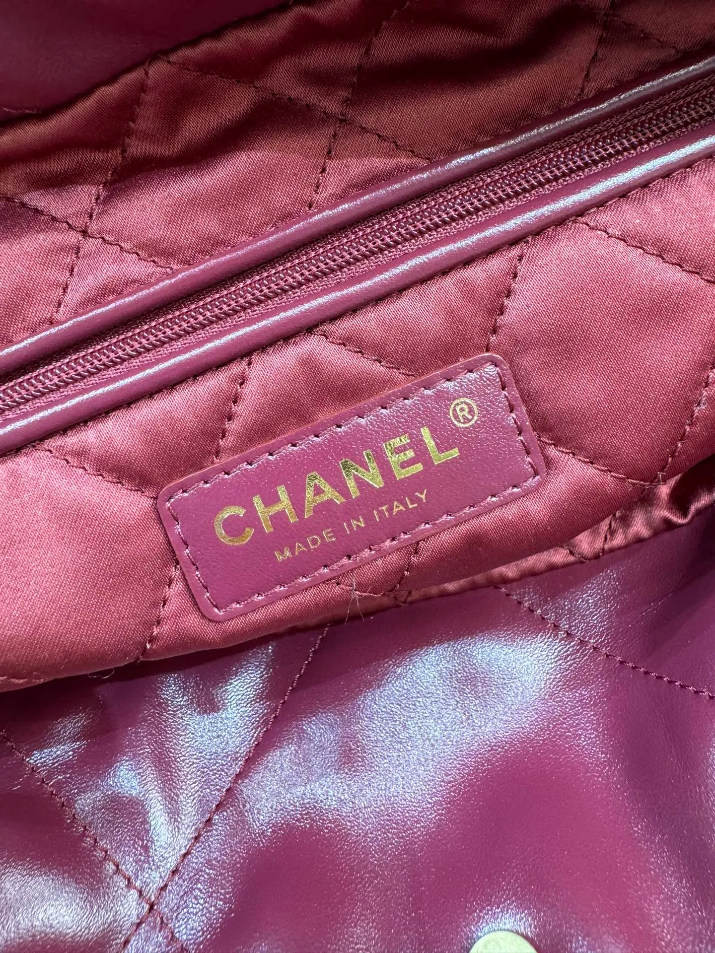 Chanel Women CC 22 Handbag - Image 3