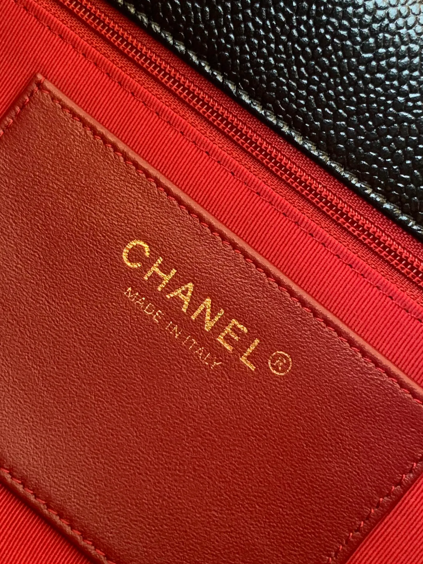 Clutch, Shiny lambskin & gold-tone metal, black - Image 2