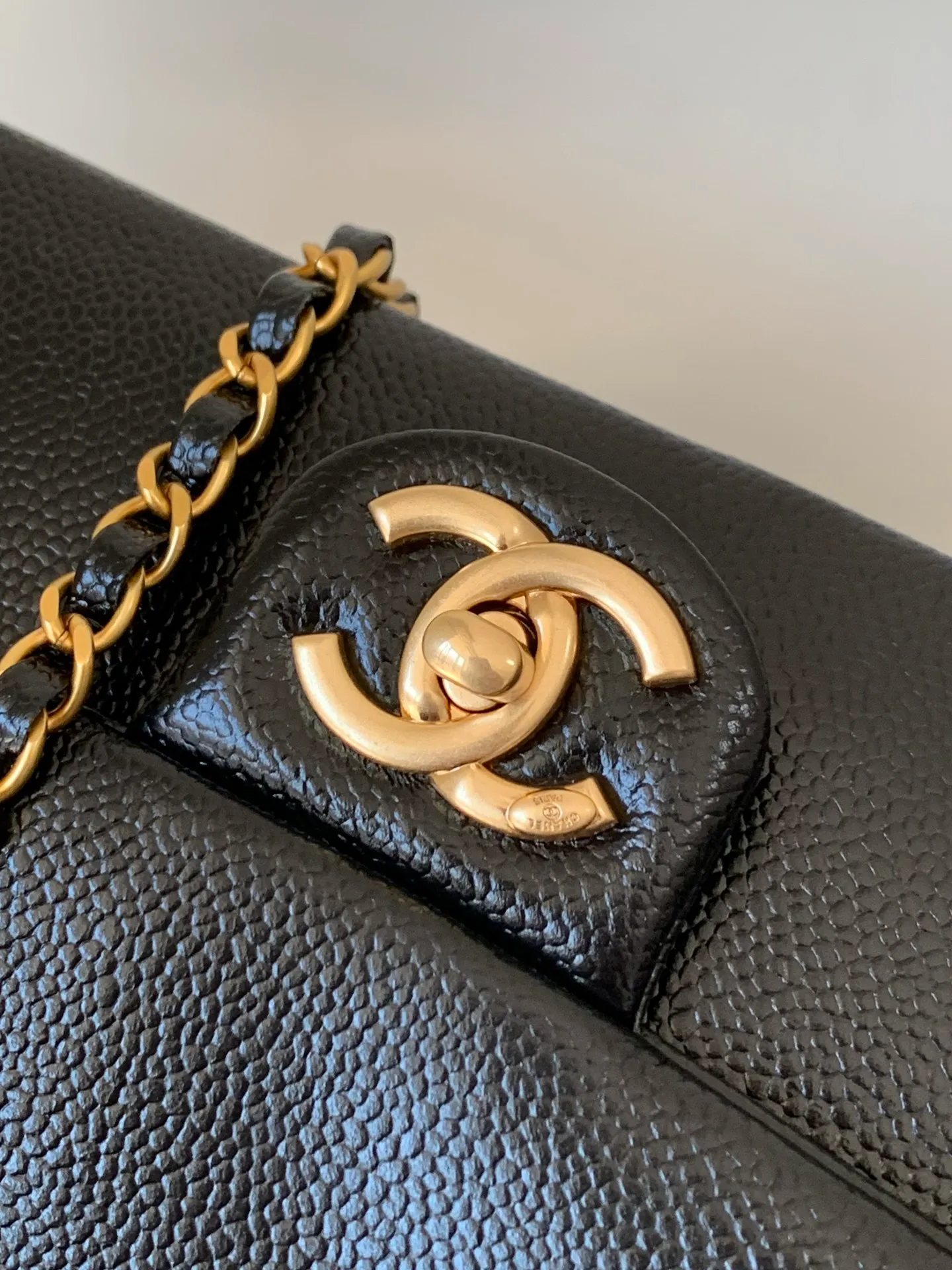 Clutch, Shiny lambskin & gold-tone metal, black - Image 8