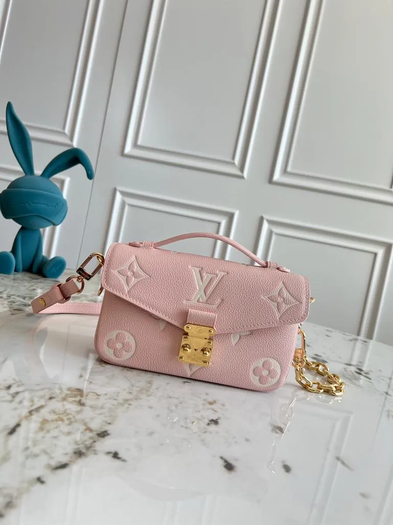 Louis Vuitton Pochette Métis Rose Trianon / Creme