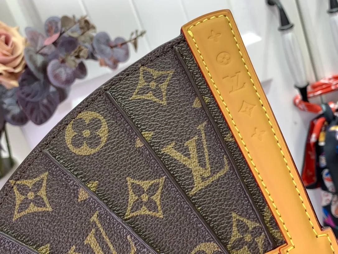 LV Fan Monogram Canvas - Image 4