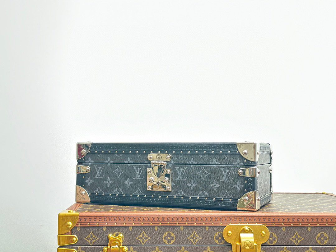 Louis Vuitton Regence Trunk Case Epi Pink - Image 10