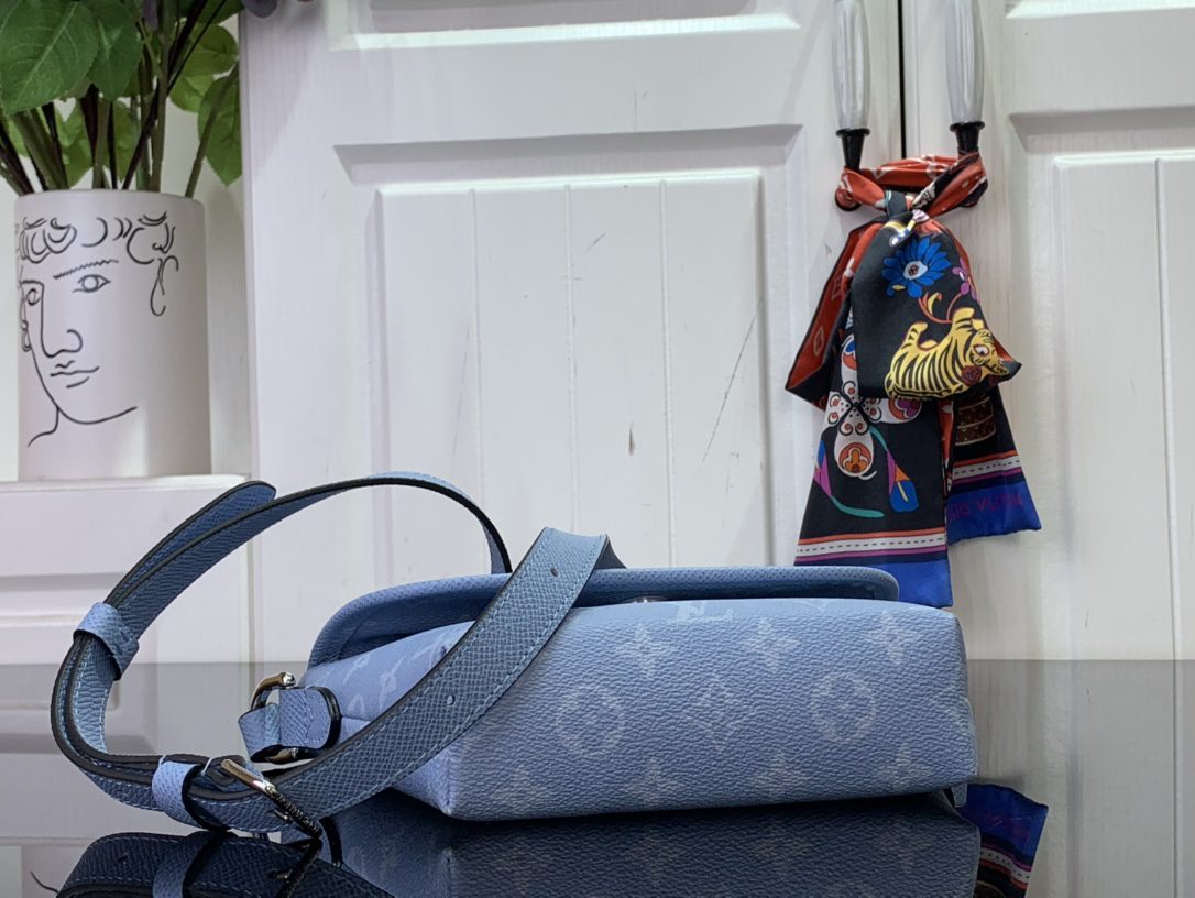 Pulse Messenger Louis Vuitton - Image 5