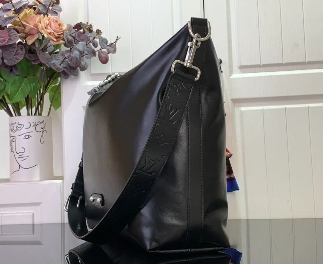 Vagabond Hobo Bag - Image 5
