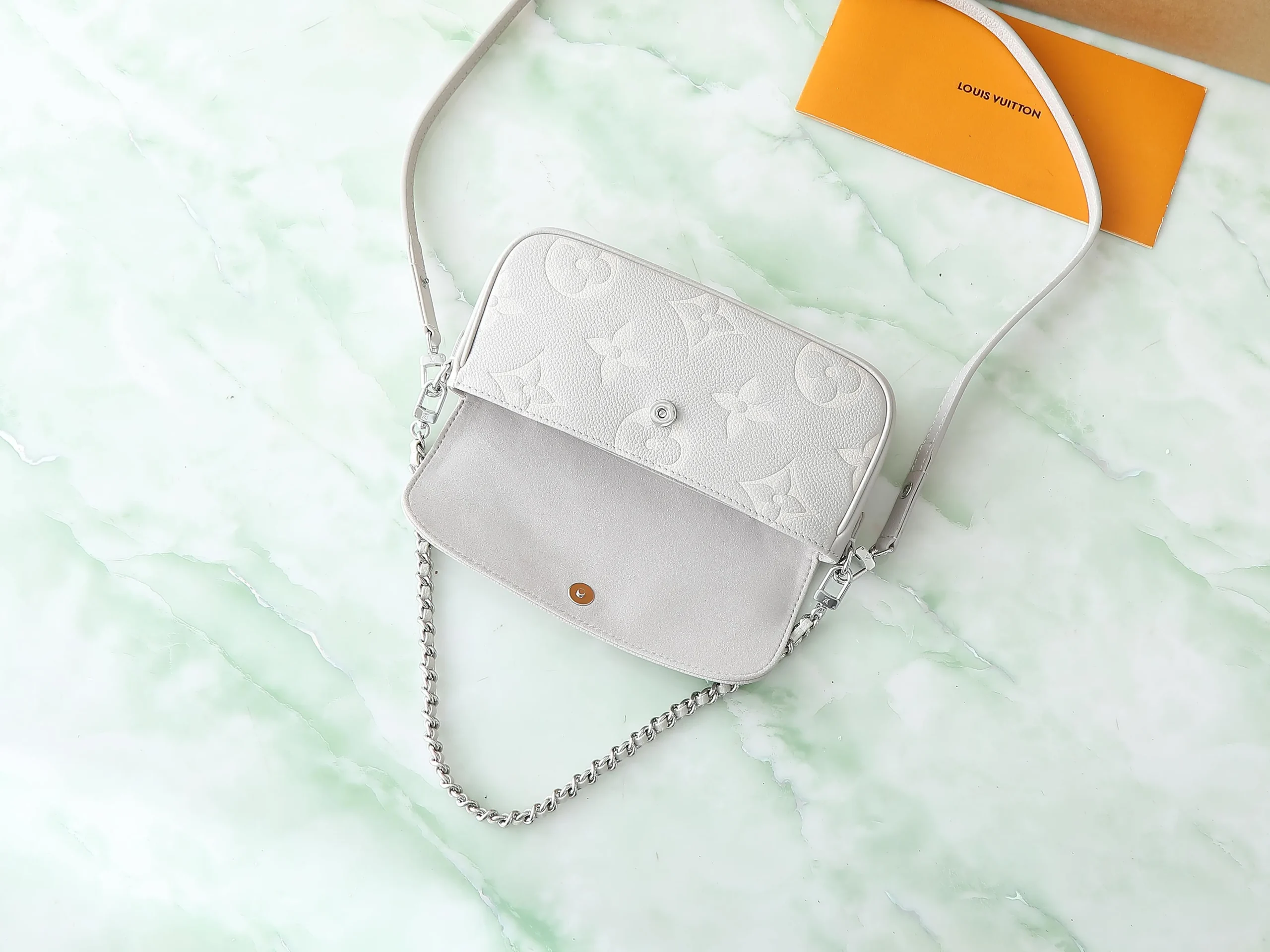 Wallet on Chain Ivy Monogram Empreinte Leather - Image 9