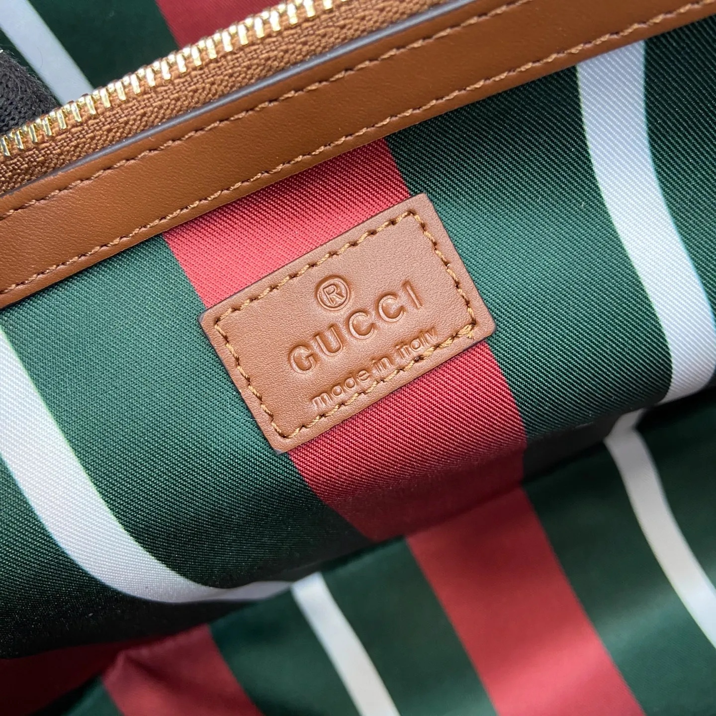 Dionysus wallet on chain in Green Leather - Image 11