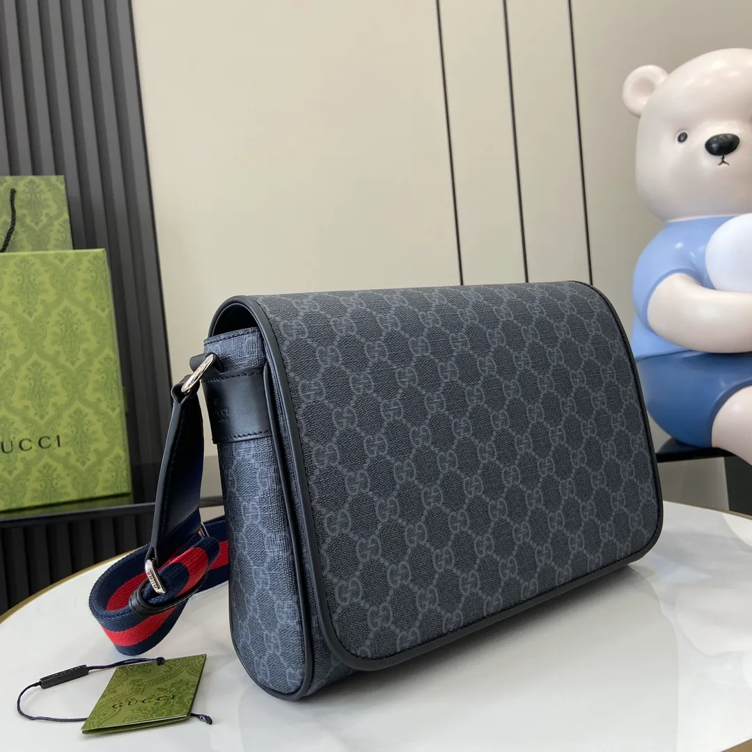 GG Black Medium Crossbody bag in black GG Supreme - Image 5