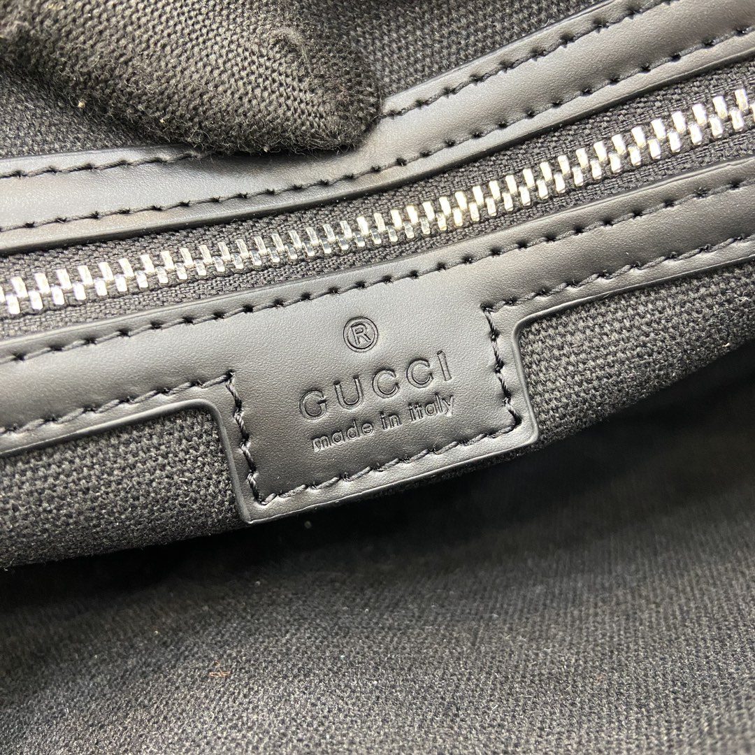 GG Black small pouch in black GG Supreme - Image 10