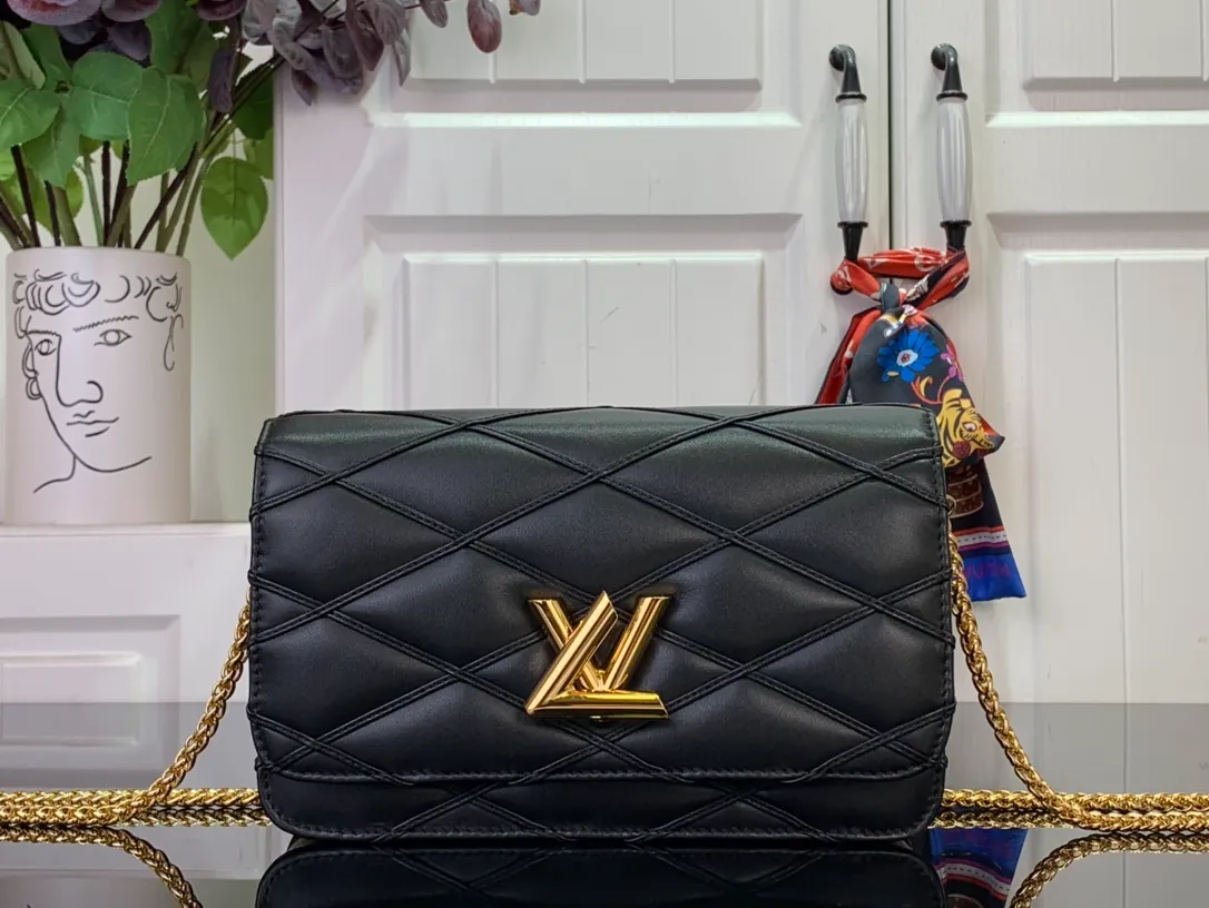 GO-14 GM Malletage Leather Handbags