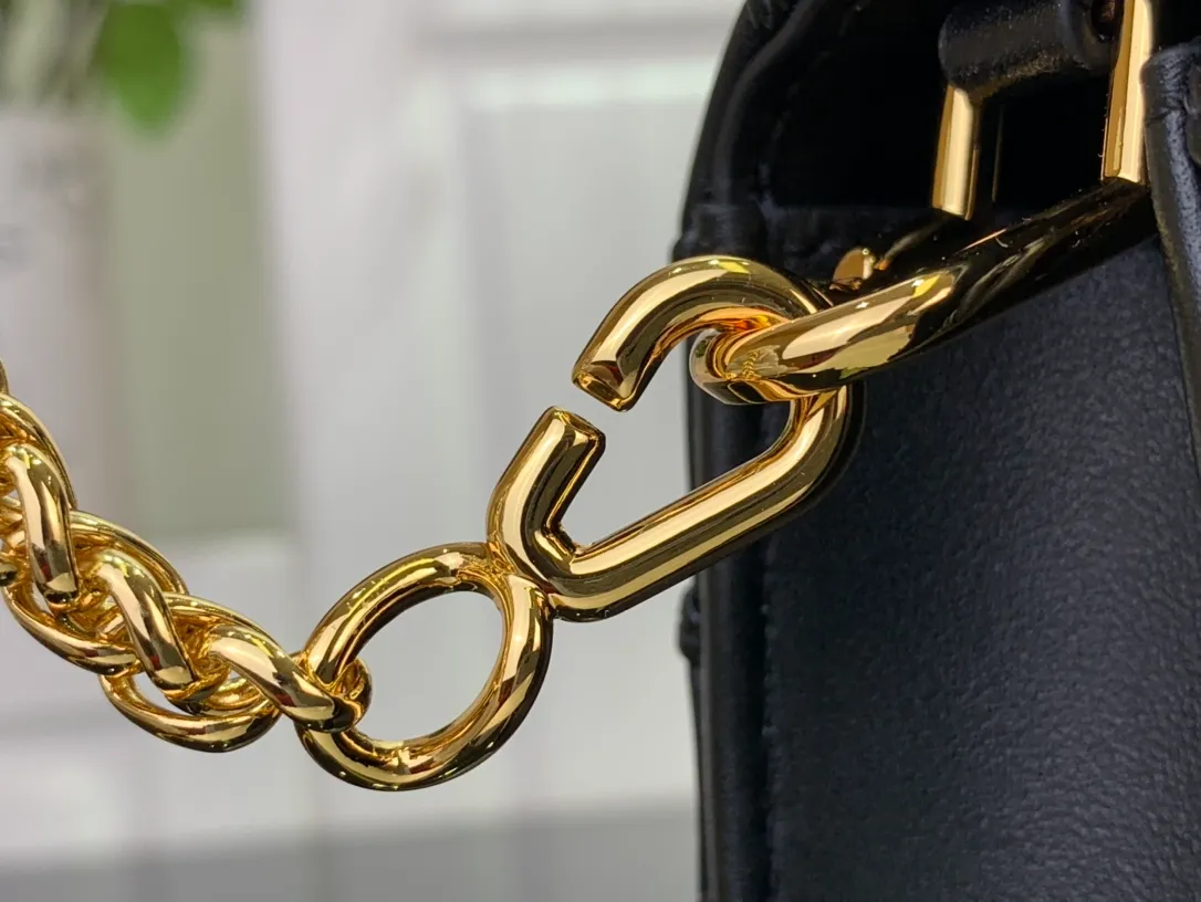 GO-14 GM Malletage Leather Handbags - Image 9