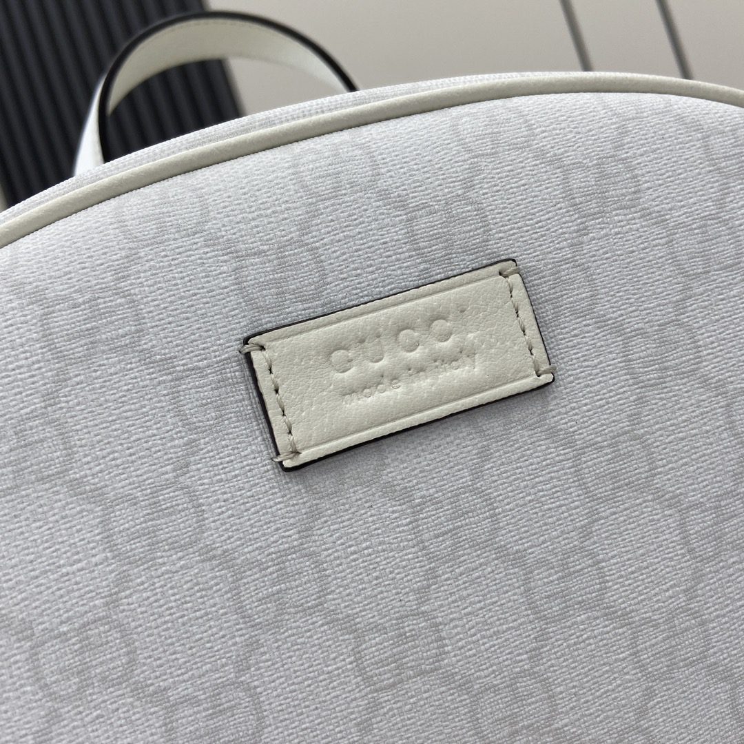 GUCCI Medium GG backpack Bag - Image 6