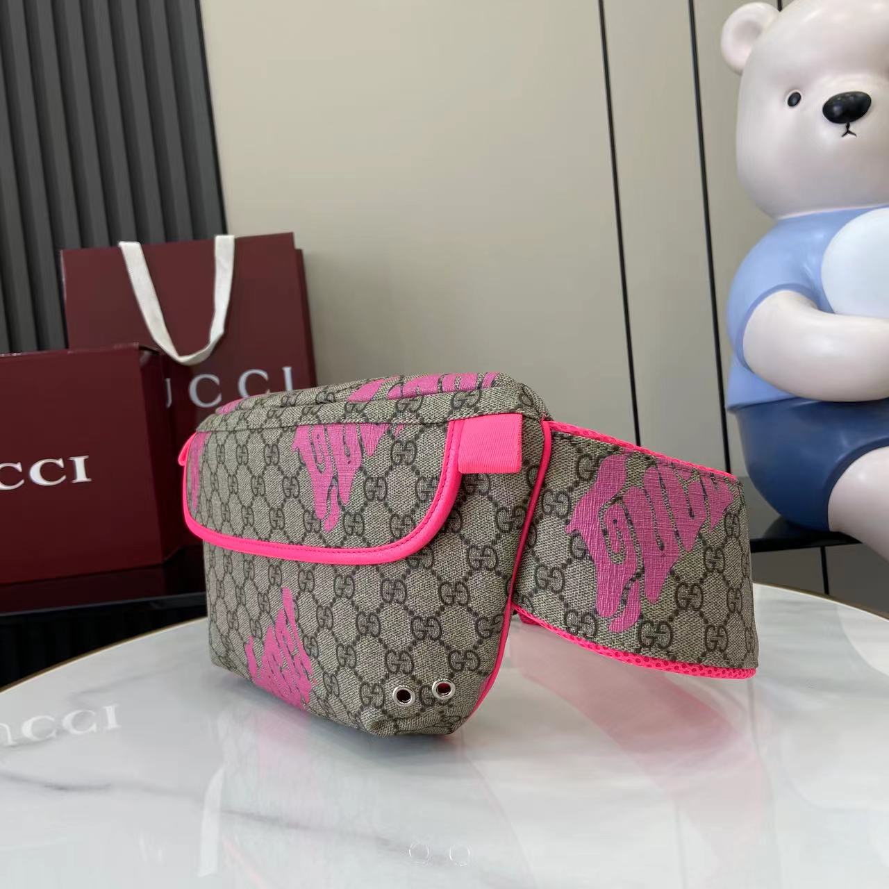 GUCCI Men's Small Bags & Pouches - Image 8