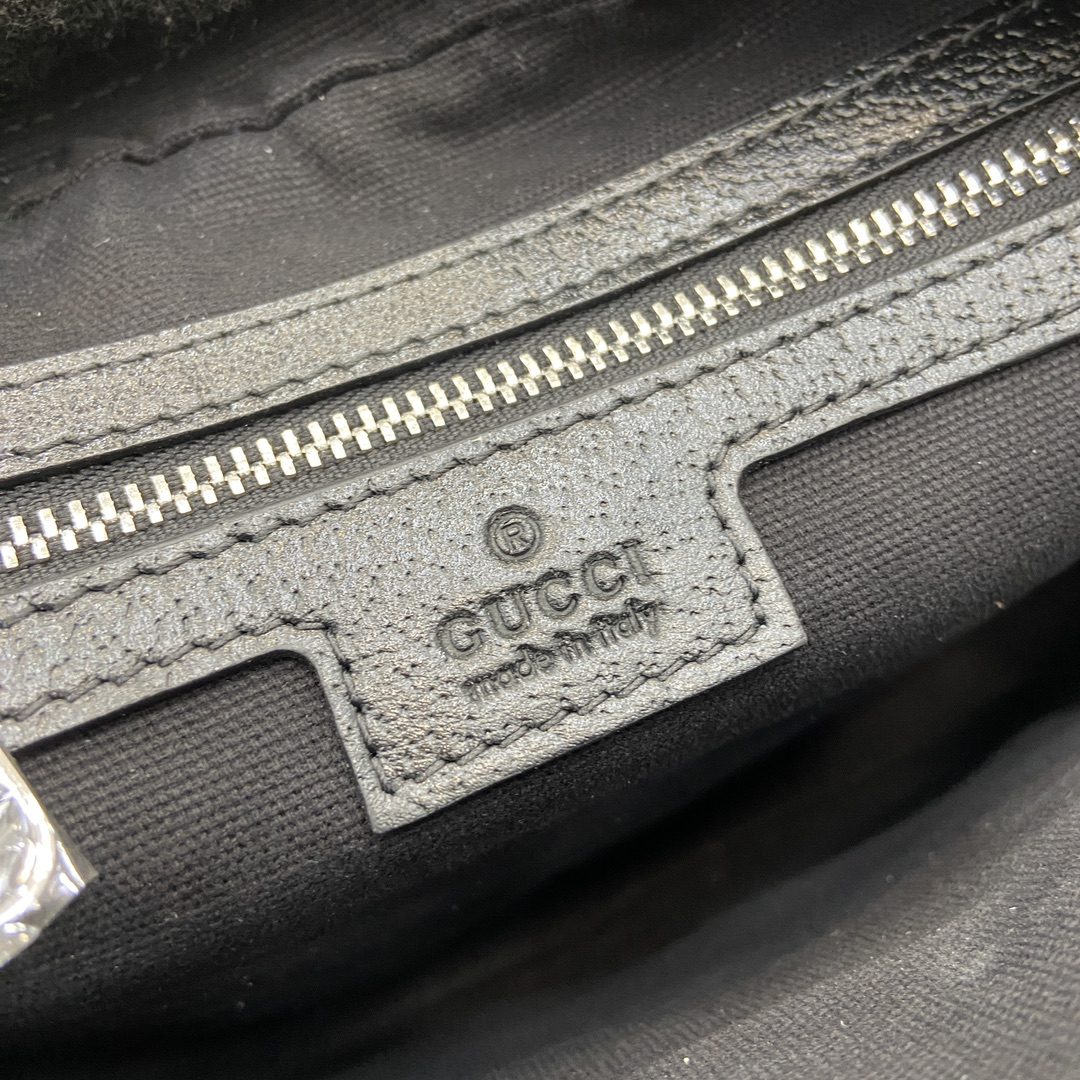 Gucci Black GG Supreme Canvas Black Leather Small Messenger - Image 9