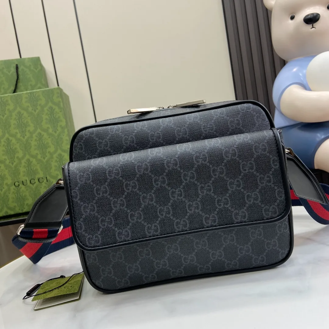 Gucci GG Supreme Messenger Bag - Image 2