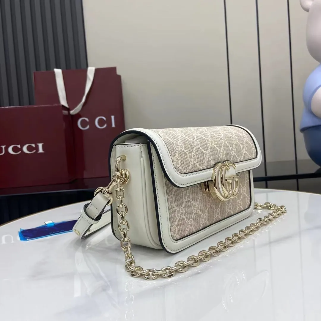 Gucci Horsebit small shoulder bag in White Leather - Image 4