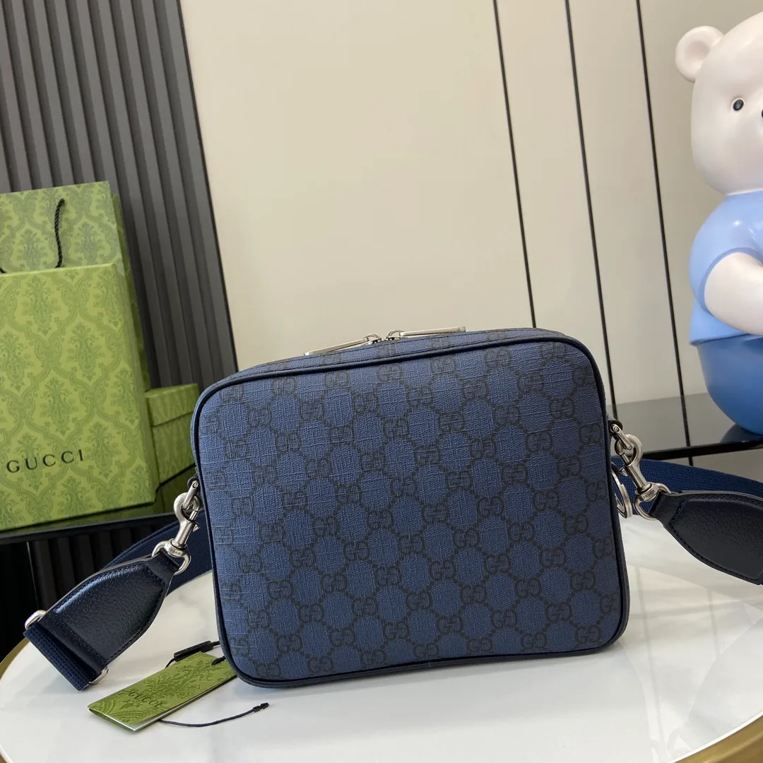 Gucci Small Bags for Men - Image 5