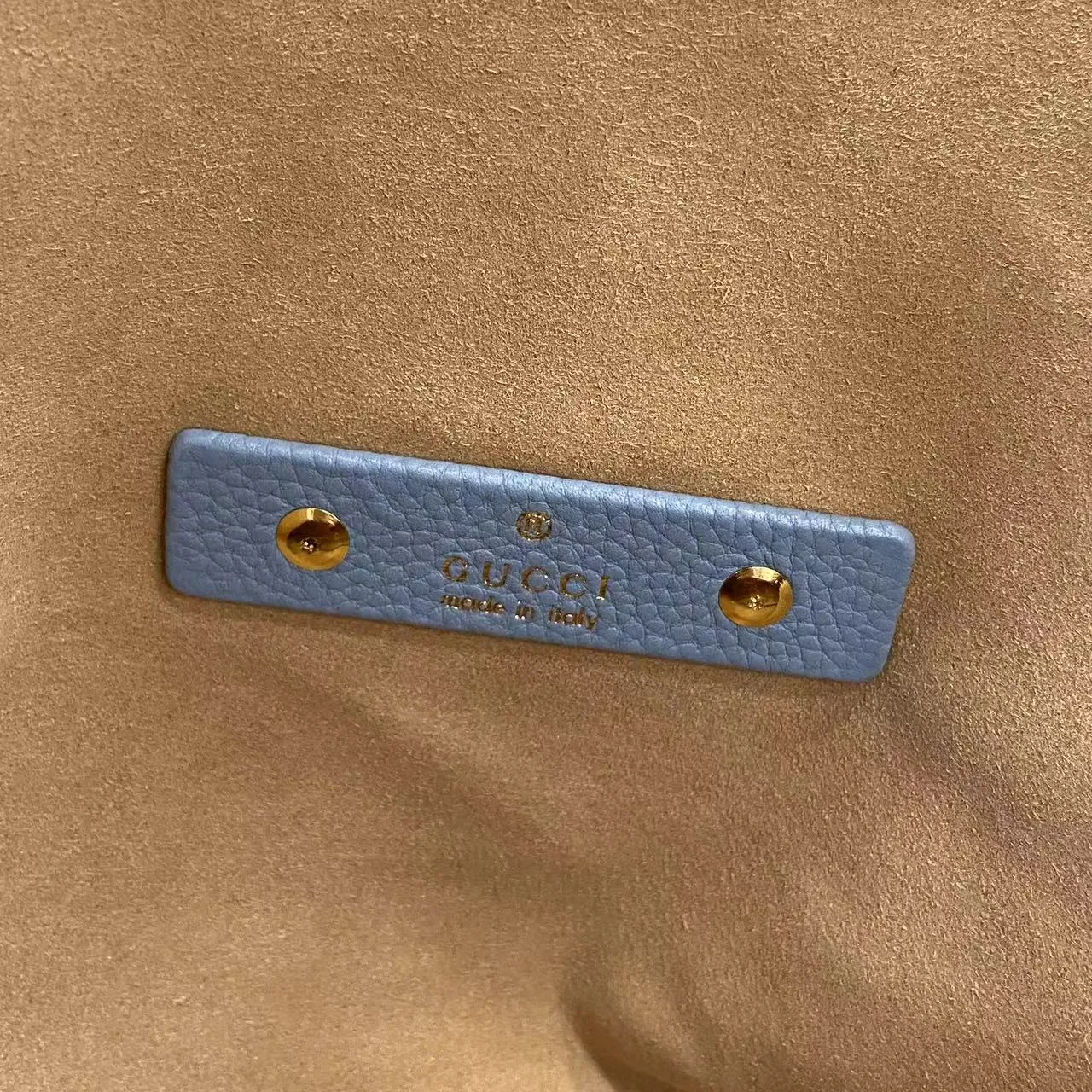 Gucci Softbit Medium Top Handle Bag in Dusty Blue Leather - Image 11