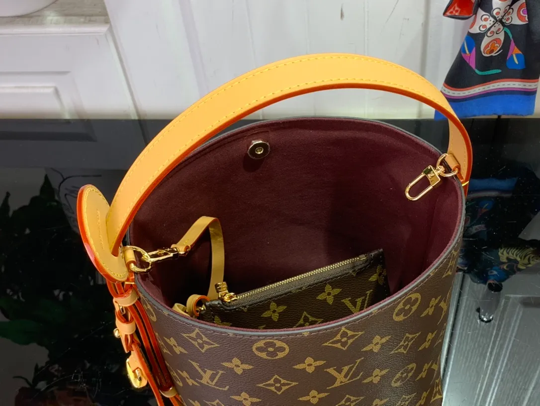 Handbags and Small Leather Goods Valentine's Day Gifts - Image 10