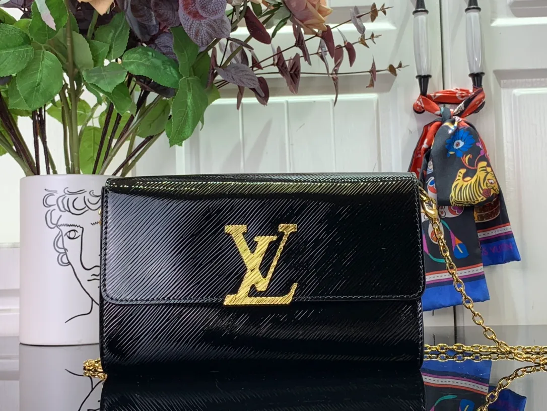 LOUIS VUITTON Women Bag