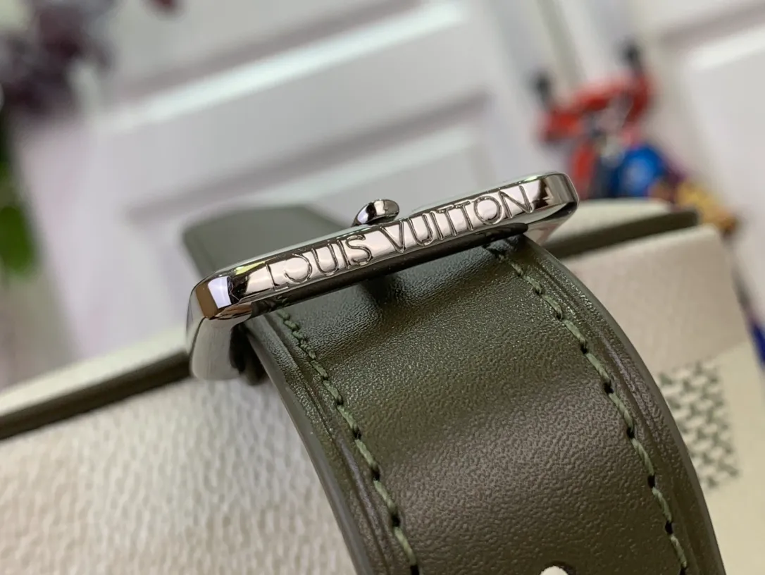 Louis Vuitton Black Patent Bag - Image 9