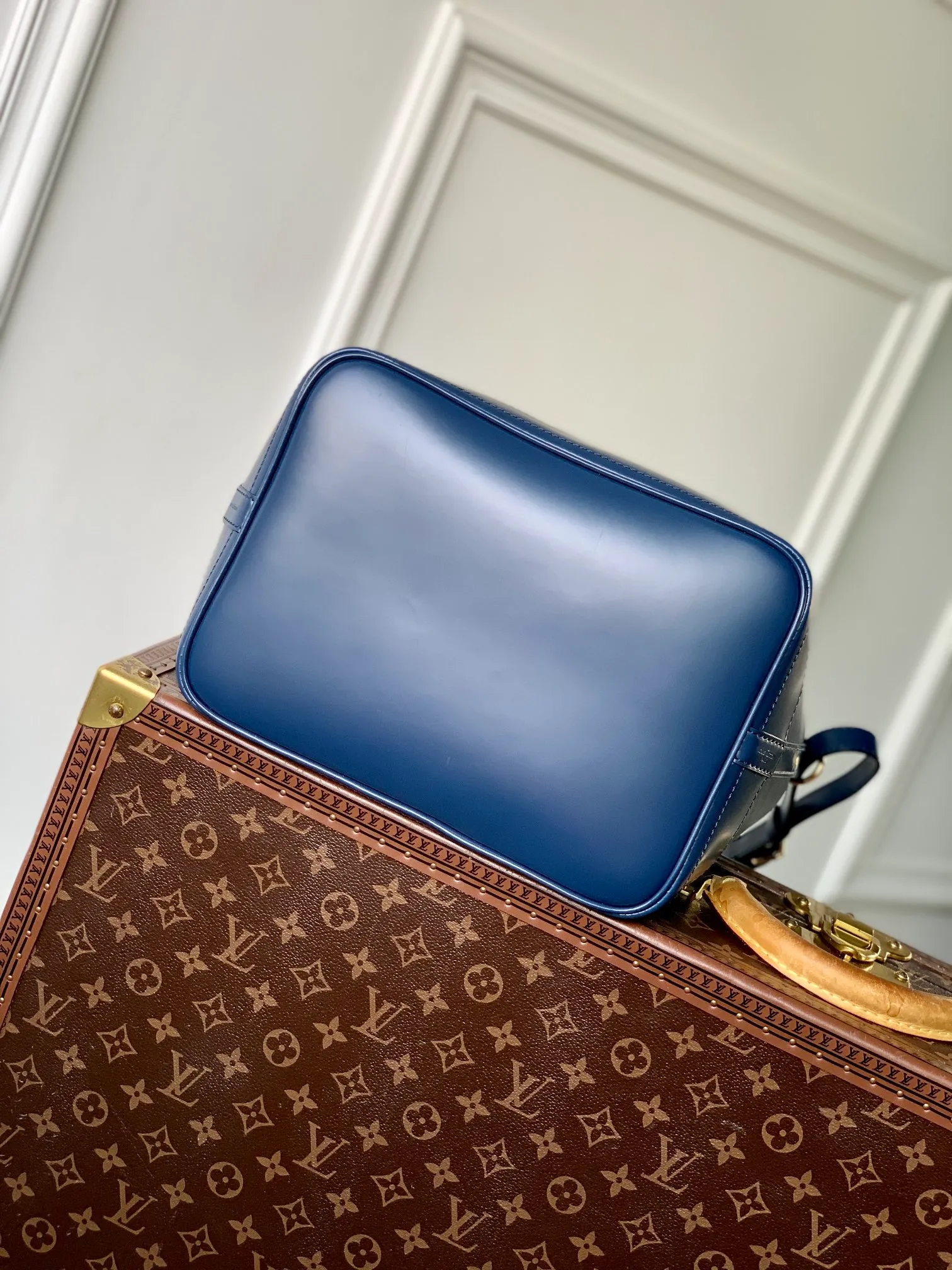 Louis Vuitton Epi Noe Leather Shoulder Bag - Image 5