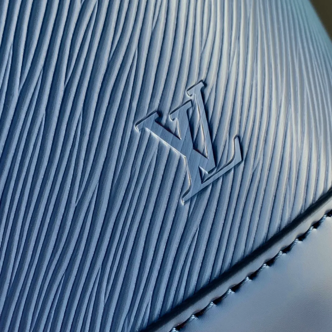 Louis Vuitton Epi Noe Leather Shoulder Bag - Image 6