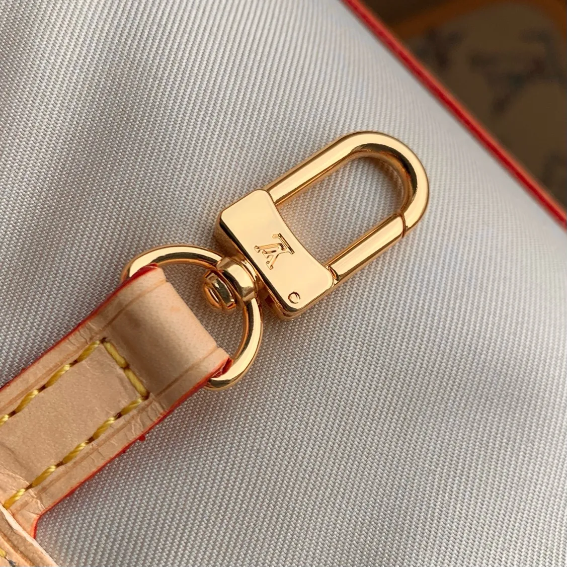 Louis Vuitton Neverfull Bag - Image 7