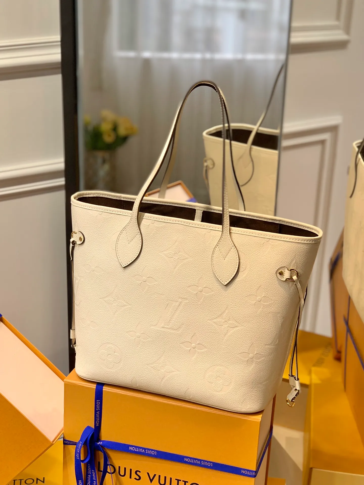 Neverfull MM Monogram Empreinte Leather Handbags - Image 3