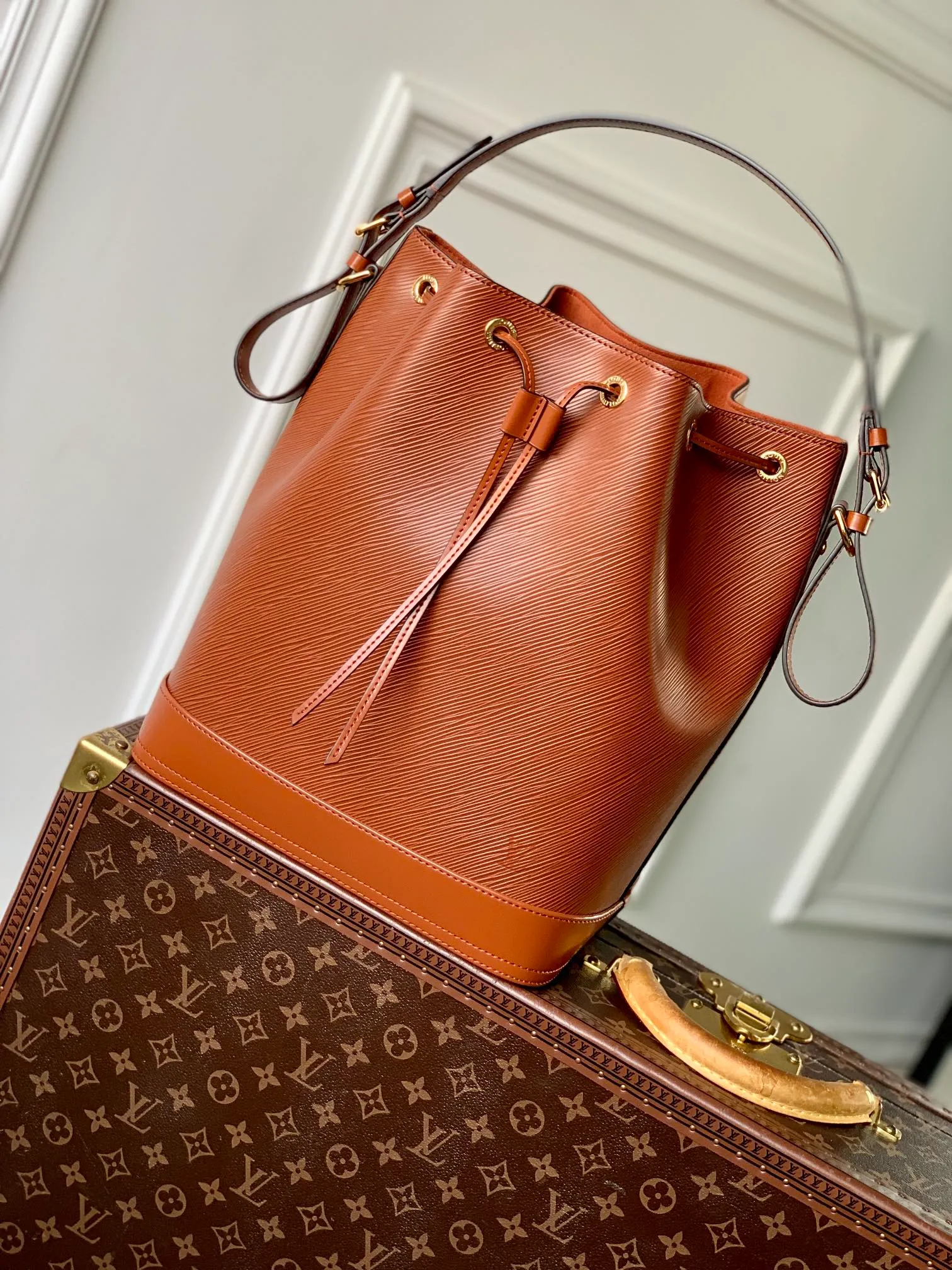 Noé MM Epi Leather Handbags