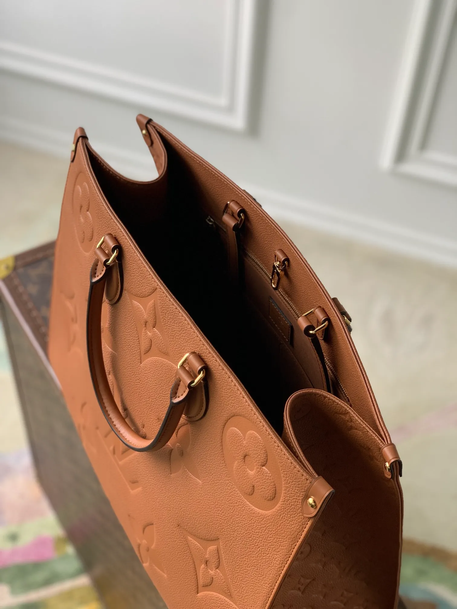 OnTheGo MM Monogram Empreinte Leather Handbags - Image 8